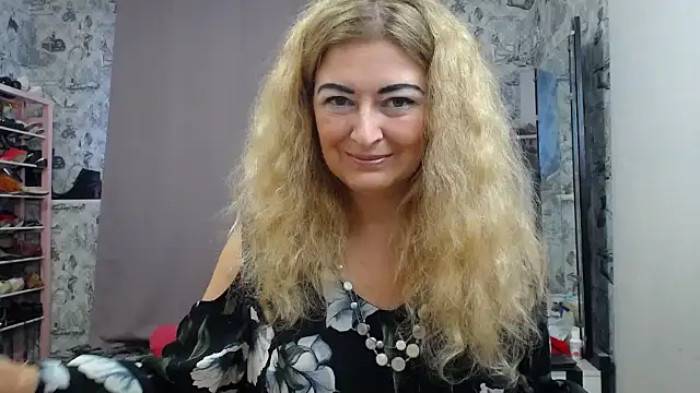 Helen1974 online show from 10-18-25, 11:23