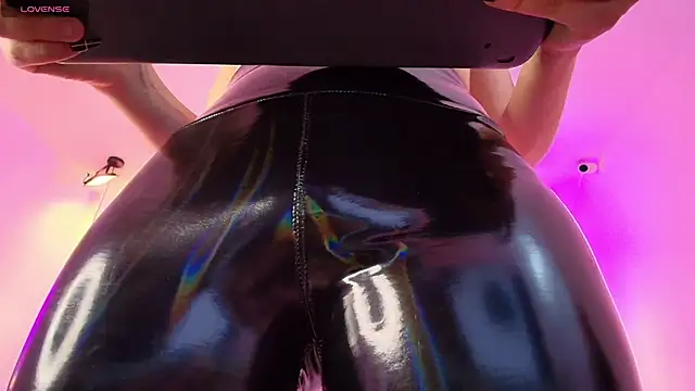 bellablack27 online show from 04-11-26, 08:01