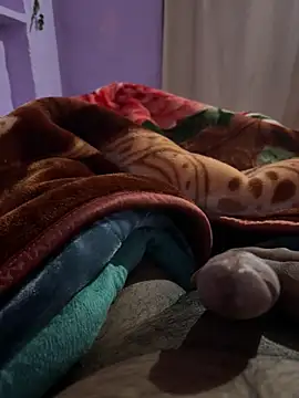 delhiboyz1 online show from 12-17-25, 05:40