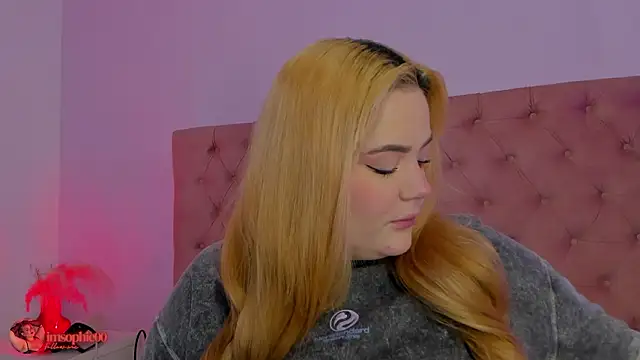 sophiarossee  online show from 03-25-26, 12:48