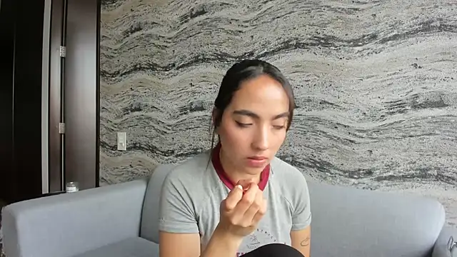 Sophi  a online show from 11-07-25, 08:57