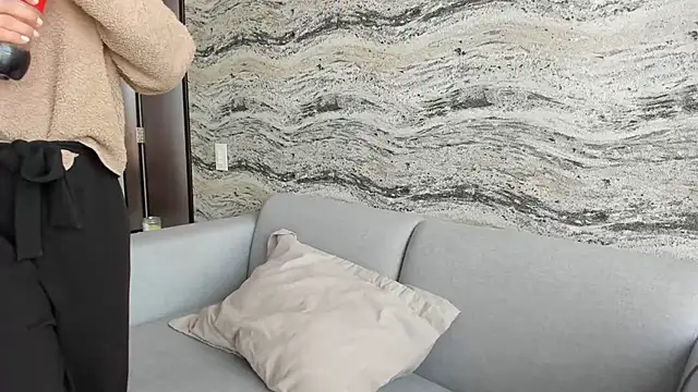 Sophi  a online show from 11-17-25, 08:35