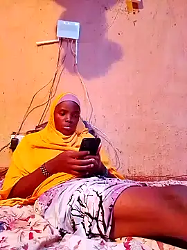 Snapshot of cute_naimah chatting on 11-19-25, 08:20 cute naimah online show from 11-19-25, 08:20