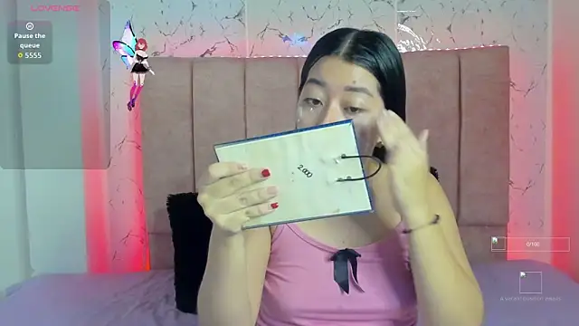 Snapshot of sexylaurita chatting on 10-08-25, 02:29 sexylaurita online show from 10-08-25, 02:29