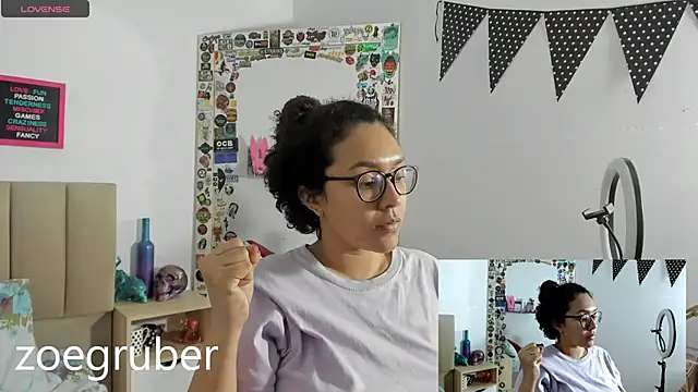 Snapshot of Zoe_Gruber chatting on 01-13-25, 04:39 Zoe Gruber online show from 01-13-25, 04:39