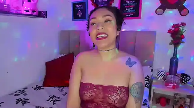 Snapshot of Zoe_Gruber chatting on 02-14-25, 04:37 Zoe Gruber online show from 02-14-25, 04:37