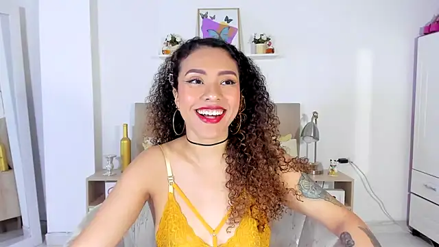 Snapshot of Zoe_Gruber chatting on 04-25-26, 11:46 Zoe Gruber online show from 04-25-26, 11:46
