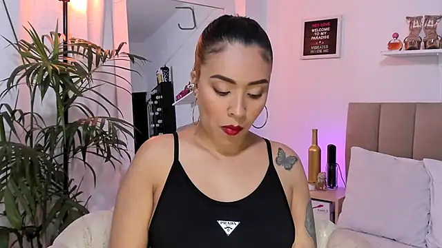 Zoe Gruber online show from 11-23-25, 09:47