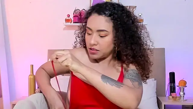 Zoe Gruber online show from 12-19-25, 11:07