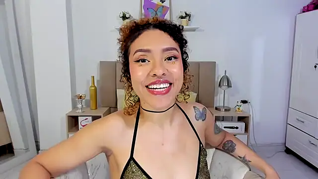 Zoe Gruber online show from 06-25-26, 11:21