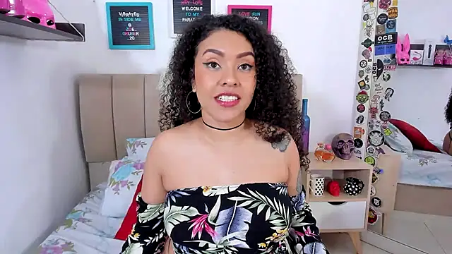 Snapshot of Zoe_Gruber chatting on 01-17-25, 02:50 Zoe Gruber online show from 01-17-25, 02:50