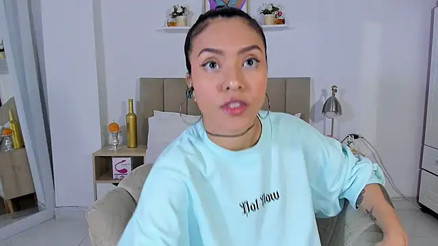 Zoe Gruber online show from 04-07-26, 11:28