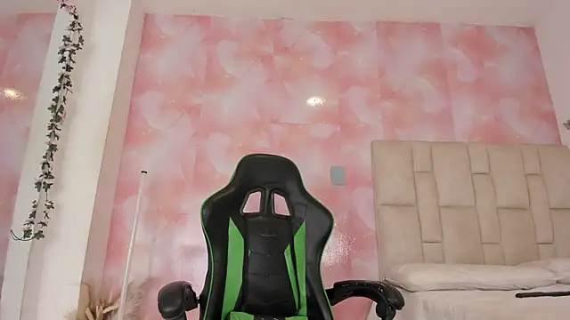 emily lean  online show from 04-08-26, 11:06