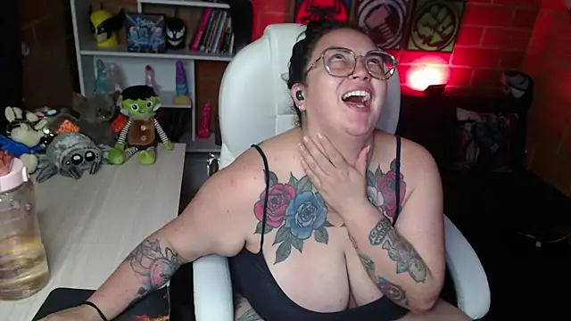 Snapshot of juliette_rd chatting on 01-27-25, 01:05 juliette rd online show from 01-27-25, 01:05