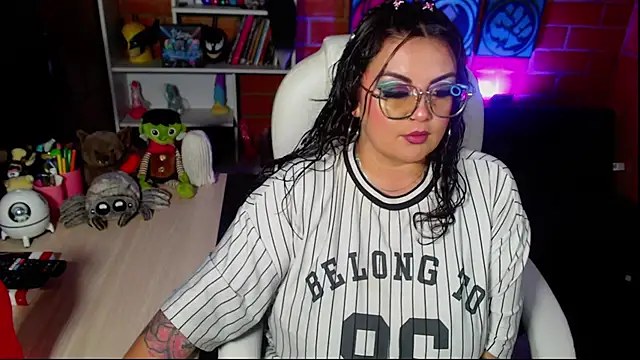 Snapshot of juliette_rd chatting on 10-02-25, 03:21 juliette rd online show from 10-02-25, 03:21