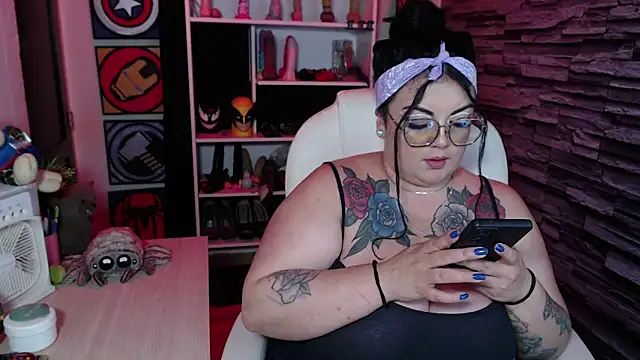 Snapshot of juliette_rd chatting on 06-18-26, 05:28 juliette rd online show from 06-18-26, 05:28