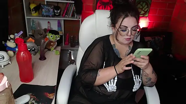 Snapshot of juliette_rd chatting on 01-16-25, 10:21 juliette rd online show from 01-16-25, 10:21