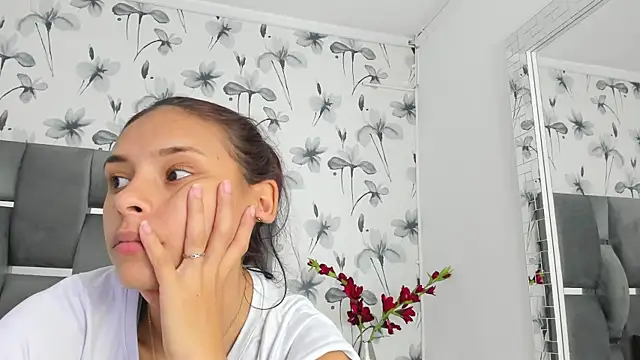 Ehotloveaxxx online show from 10-21-25, 05:45