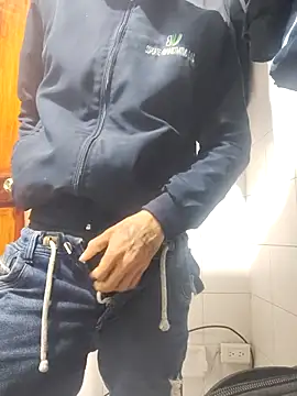 Snapshot of Eduardoxxx51 chatting on 10-16-25, 05:59 Eduardoxxx51 online show from 10-16-25, 05:59