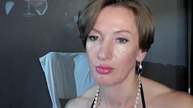 Dorothy Meyer online show from 07-06-26, 04:08