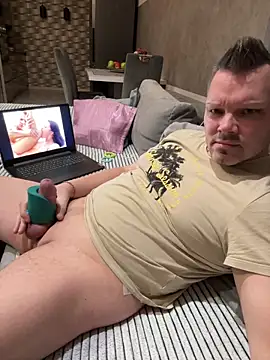 Bastilein1985 online show from 01-14-26, 05:05