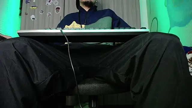Snapshot of zacwatson_ chatting on 02-10-25, 05:19 zacwatson  online show from 02-10-25, 05:19