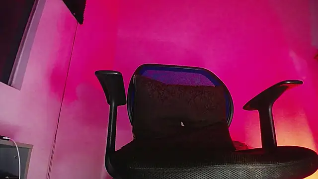 zacwatson  online show from 12-18-25, 01:55