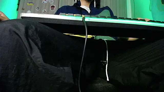 Snapshot of zacwatson_ chatting on 02-12-25, 10:14 zacwatson  online show from 02-12-25, 10:14