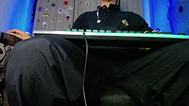 Snapshot of zacwatson_ chatting on 02-14-25, 06:56 zacwatson  online show from 02-14-25, 06:56