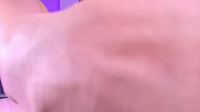 Snapshot of violett_lo chatting on 01-10-26, 12:00 violett lo online show from 01-10-26, 12:00