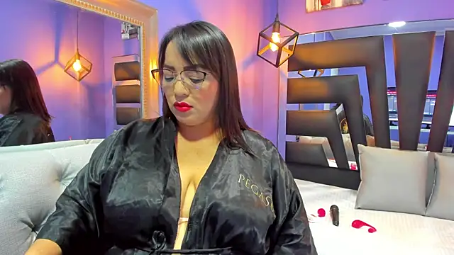 Romina017 online show from 10-15-25, 01:37