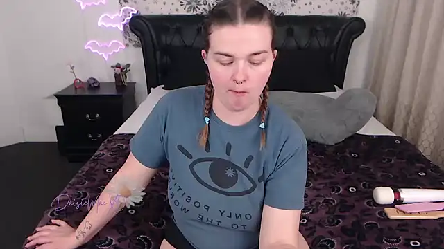 DaisieMaeXO online show from 02-25-26, 12:00