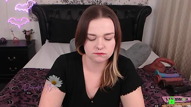 DaisieMaeXO online show from 02-03-26, 03:04