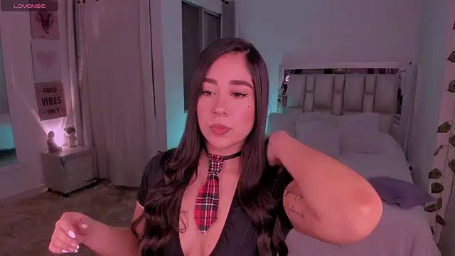 Snapshot of Sussy_Bell01 chatting on 05-04-26, 11:51 Sussy Bell01 online show from 05-04-26, 11:51
