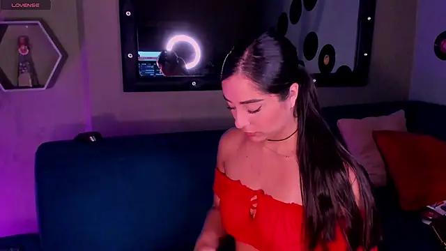 Snapshot of Sussy_Bell01 chatting on 02-13-25, 07:31 Sussy Bell01 online show from 02-13-25, 07:31