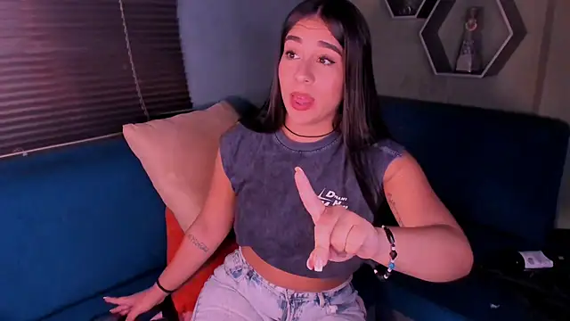 Snapshot of Sussy_Bell01 chatting on 03-06-25, 02:09 Sussy Bell01 online show from 03-06-25, 02:09