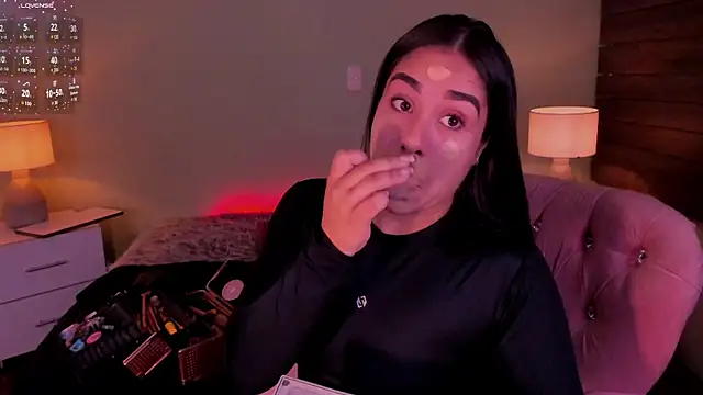 Snapshot of Sussy_Bell01 chatting on 03-20-25, 08:29 Sussy Bell01 online show from 03-20-25, 08:29