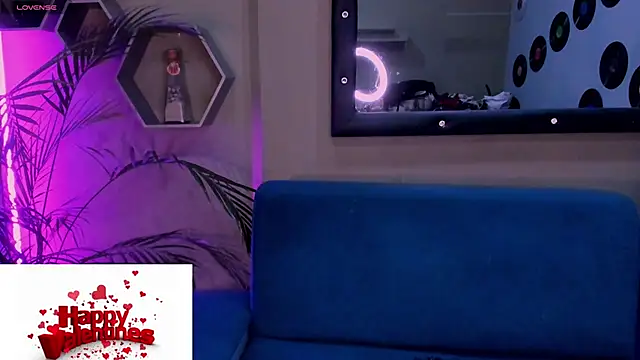 Snapshot of Sussy_Bell01 chatting on 02-14-25, 06:40 Sussy Bell01 online show from 02-14-25, 06:40