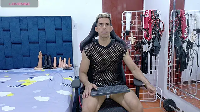 JoseRumbero26 online show from 11-05-25, 12:25