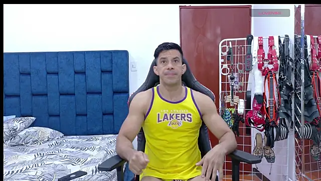 JoseRumbero26 online show from 04-15-26, 01:37