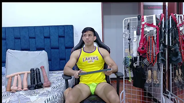 JoseRumbero26 online show from 04-28-26, 02:27