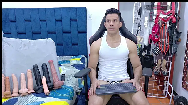JoseRumbero26 online show from 04-23-26, 02:18