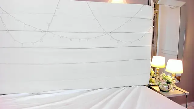 Lilly 2809  online show from 11-13-25, 04:16