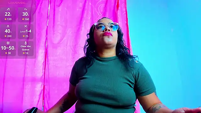 Snapshot of Tita_dirty chatting on 12-18-25, 01:15 Tita dirty online show from 12-18-25, 01:15