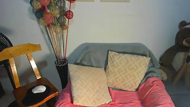 Snapshot of helena_copper_ chatting on 04-21-26, 03:24 helena copper online show from 04-21-26, 03:24