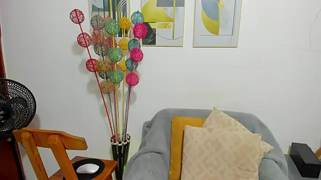 Snapshot of helena_copper_ chatting on 05-14-26, 05:15 helena copper online show from 05-14-26, 05:15