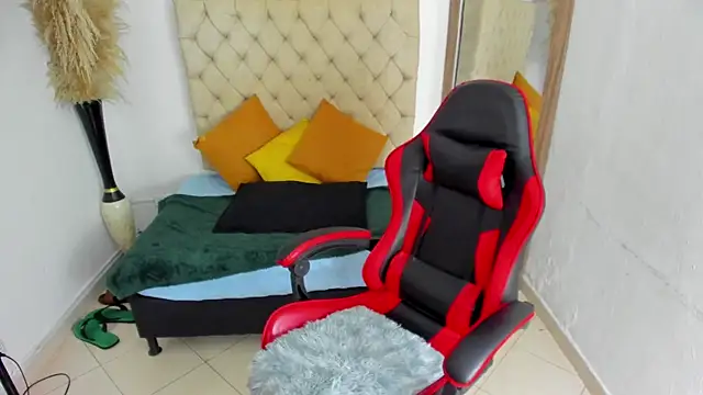 helena copper  online show from 04-07-26, 03:30