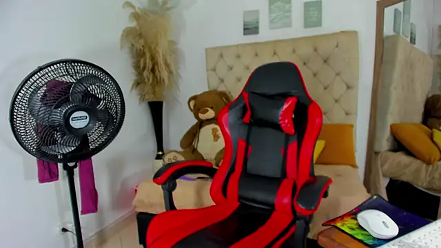 helena copper  online show from 02-13-26, 04:34