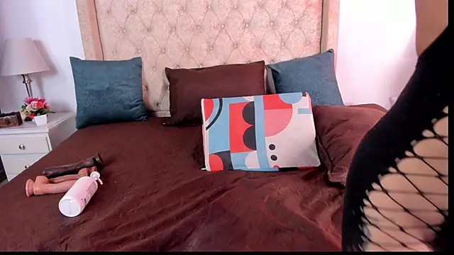 Snapshot of natalia_collinslim chatting on 10-15-25, 03:49 natalia collinslim online show from 10-15-25, 03:49