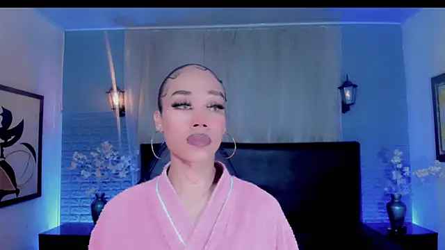 Snapshot of _ChanellR_ chatting on 05-05-26, 11:02 ChanellR online show from 05-05-26, 11:02